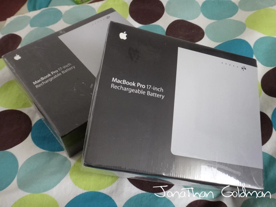 Apple MacBook Pro 17-inch Battery GENUINE NEW SEALED IN BOX MA458LL/A A1189 - Image 1 of 1