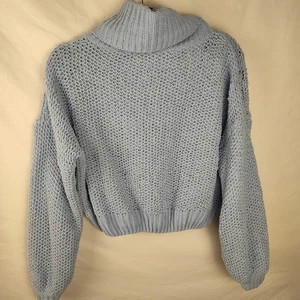 Urban Outfitters Pequeño Azul Crop Cuello Tortuga Nudo Suéter Preppy Acogedor Cómodo Grueso - Imagen 1 de 4