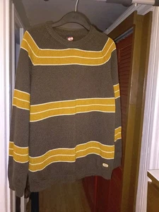 Maglione Split Urban Gear usato da skateboarder e motociclisti. Abbigliamento medio attivo. - Foto 1 di 5
