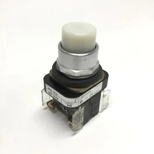 Allen Bradley 800T-QT10 Beleuchteter Drucktastenschalter 30 mm, weiß, 120 V, 1 NO-1NC - Bild 1 von 4