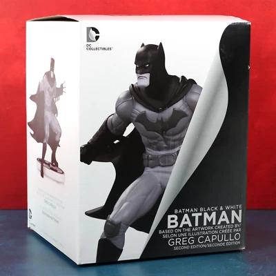 Batman Blanco y Negro Estatua Greg Capullo 2da Edición DC Caja Pliegue 2015 Nuevo Foto 1 de 4