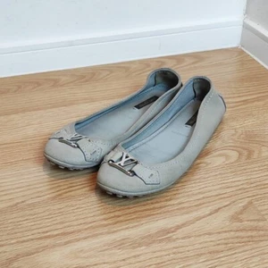 Louis Vuitton Logo LV Grey Leather Dreamy Rose Women's Shoes Size: EU35.5 US5.5 - Picture 1 of 10