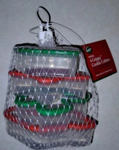 Wilton Grippy Plastic Christmas Holiday Cookie Cutters 4 PC Set New - Picture 1 of 5