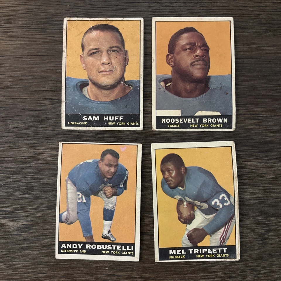 (4) 1961 Topps NY GIANTS Card Lot  -- w/ HUFF + ROBUSTELLI + BROWN + TRIPLETT - Image 1 of 4
