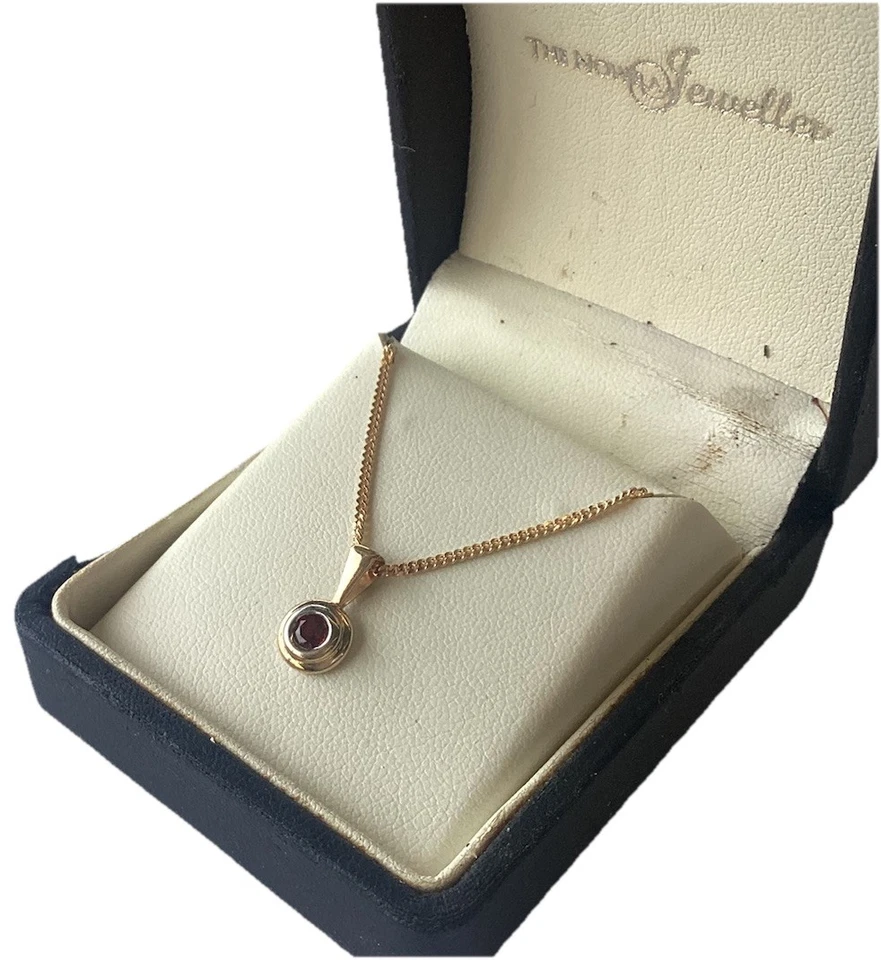 Vintage Italian Unoaerre Solid 9ct Gold Ruby Pendant On Curb Chain Necklace 3.6g - Image 1 of 4