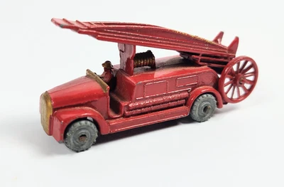 VINTAGE LESNEY MATCHBOX NO.9B-1 DENNIS FIRE ESCAPE TRUCK GMW - Image 1 of 4