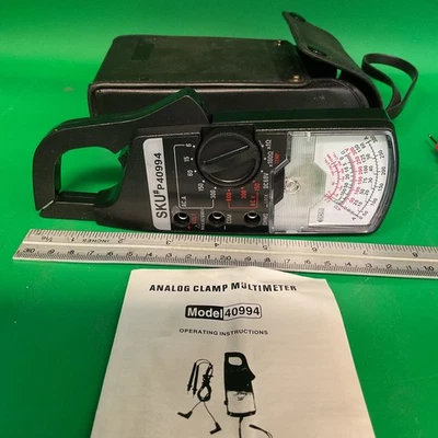 Multímetro de abrazadera analógica modelo #40994 en estuche con instrucciones de funcionamiento Foto 1 de 4