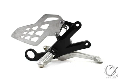 Правая задняя опора для ног 12–14 BMW S1000RR - Изображение 1 из 4