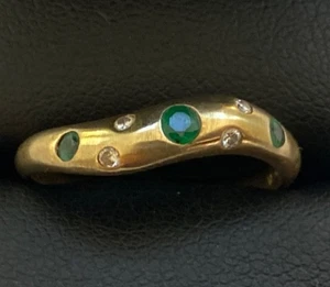 ANILLO ORO 14CT ESMERALDA Y DIAMANTES - TALLA O - TEXTURA CEPILLADA HECHA A MANO - Imagen 1 de 16
