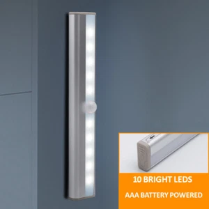 Wardrobe Light PIR Motion Sensor Wireless Battery Powered Night Lam Wall 10 LED - Picture 1 of 2