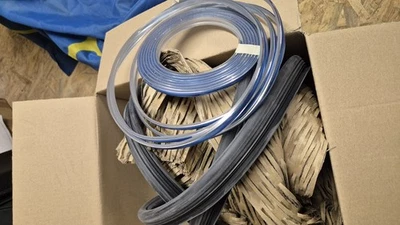 Manta A, Heckscheibengummi mit Chromkeder - Bild 1 von 3