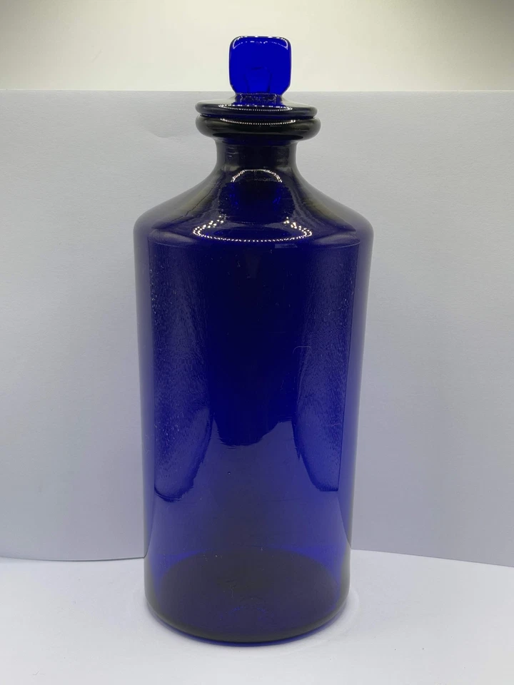 Old pontilled blue glass chemist jar, chemist round. Pharmacy - Image 1 of 4
