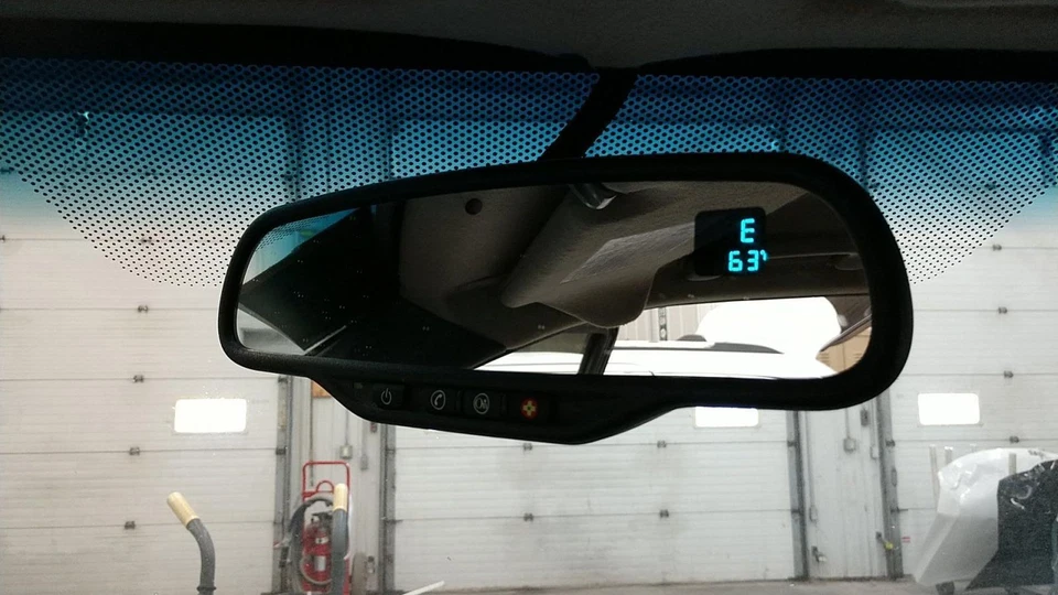 Int Rr View Mirror For Canyon Assy Autodim Onstar Comp Temp - Image 1 of 1