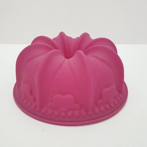 Pink Silicone Bundt Cake Mould Never Used - Picture 1 of 7