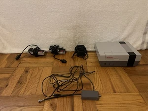 Consola Sistema Nintendo NES Original - Probada - Con 2 Mandos Originales, Cables - Imagen 1 de 17