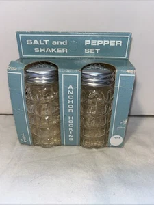 VTG Glass Waffle Salt &Pepper Shakers Anchor Hocking 3.25" Original Packaging - Picture 1 of 8