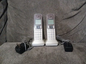 2 Panasonic KX-TGFA30 Handset & PNLC1040 Base Phones ~ TESTED  - Picture 1 of 6