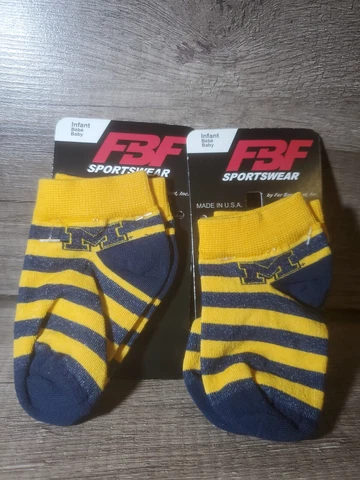 2 PAIR Michigan Wolverines NCAA Socks Size Infant 0-3 Cover
