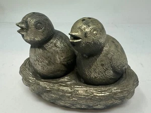 Salt & Pepper Shakers - Birds In Nest Metal Vintage - Picture 1 of 8