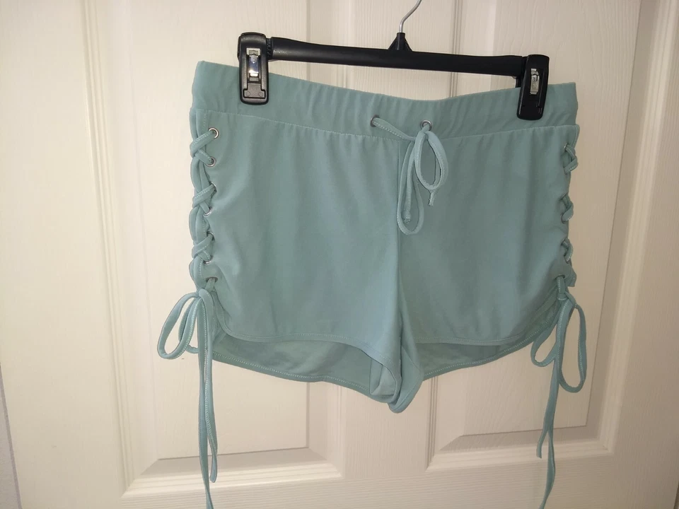 Sexy, súper lindo PANTALONES CORTOS CON CORDONES NUEVOS SIN ETIQUETAS patinaje sobre ruedas baile en poste juniors medianos Foto 1 de 1