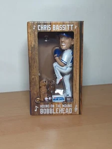 CHRIS BASSITT BOBBLEHEAD "Hound on the Mound" Toronto Blue Jays SGA 17 de mayo de 2024 - Imagen 1 de 2