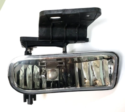 FOG LAMP Right Passenger GM308-B0008 Fits Chevrolet 99-06 - Image 1 of 4