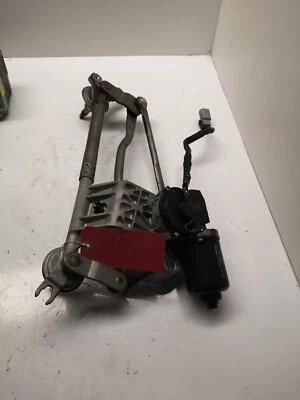 TOYOTA ESTIMA MK3 2006 - 2014 WIPER MOTOR FRONT WITH LINKAGE 65558 - Image 1 of 4