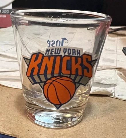 NEW YORK KNICKS-------JOSE CUERVO-----SHOT GLASS Cover
