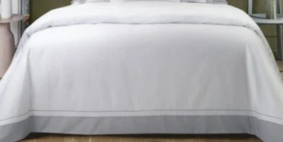 Funda nórdica completa/queen de algodón blanco/plateado Yves Delorme Lutece nueva Foto 1 de 4