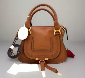 AUTÉNTICO NUEVO CON ETIQUETAS $2390 Bolso Cartera Chloé Marcie Pequeño Cuero Granulado Borlas En Tostado - Imagen 1 de 20