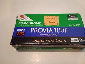 Fujifilm Provia 100F 220 RDP III - 2002-10 Super Fine Grain - Picture 1 of 6