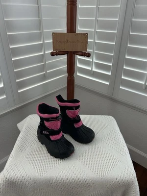 Totes Niñas Pequeñas Talla 10 Rosa y Negro Invierno Botas de Nieve Aisladas Impermeables Foto 1 de 4
