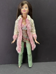 Barbie Mattel ~ - capelli castani - occhi blu - HTF vestito cappotto tweed, pantaloni e top - Foto 1 di 8