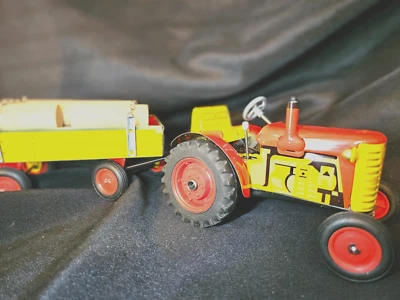 Zetor Tractor and Trailer Set in Original Box 1:25 Scale Inv. #1487 - Image 1 of 4