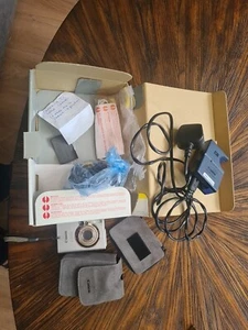 Canon IXUS 500 5.0MP Digital Camera boxed with all accessories and cases - Picture 1 of 10