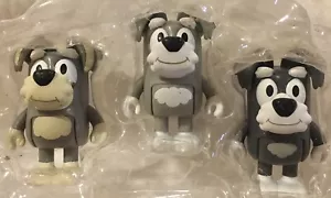 Bluey & Friends Die Terrier 3 Figuren Schulfreunde Neu in beschädigter Verpackung - Bild 1 von 4