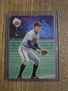 🔥 CHIPPER JONES #d /9799 RED 1998 MLB TOPPS STARS #95 ATLANTA BRAVES 2.4JL - Bild 1 von 3