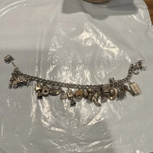 Bracciale in argento sterling con 21 ciondoli / lungo 8" / 1,2 once / ha bisogno di anello a molla - Foto 1 di 12