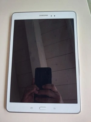 Samsung tab A sm-t555 WiFi+4G bianco perfetto - Immagine 1 di 4