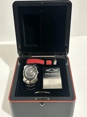 Reloj Oakley Timebomb II con esfera de fibra de carbono 10 aniversario. Reloj Coleccionista Foto 1 de 4