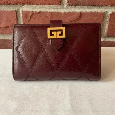 •Cartera Givenchy Paris Acolchada Cuero Doble Pliegue Logotipo a Presión De Colección Foto 1 de 4