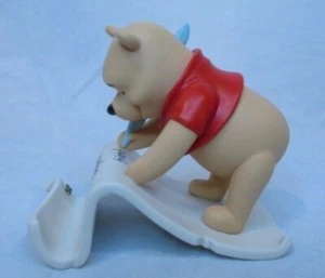 Winnie the Pooh Pooh Spells Friendship Y-O-U Figurine New in Box - Picture 1 of 6