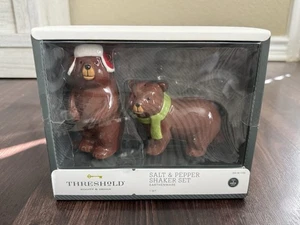 Schwellenbären Salz & Pfefferstreuer braun Keramik Mütze & Schal Weihnachten Winter - Bild 1 von 4
