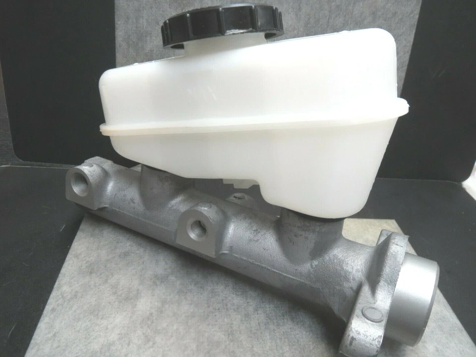 Nuevo cilindro maestro de freno para Mazda B4000 1994 - Hecho en EE. UU. - ¡Envío rápido! Foto 1 de 4