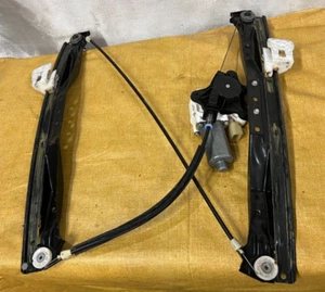 11 12 13 CARAVAN TOWN & COUNTRY RIGHT FRONT DOOR WINDOW REGULATOR + MOTOR XB - Picture 1 of 8