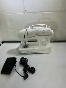 Singer 6038C Zig Zag sewing machine Used Condition - Picture 1 of 17