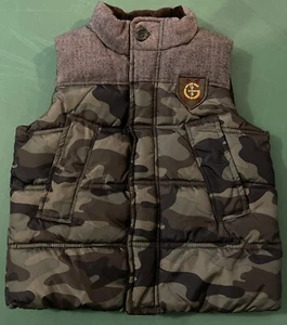 Gap Kids Camouflage Puffer Vest/Coat/Jacket 5T - Picture 1 of 3