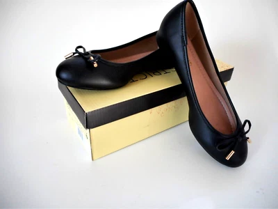 Zapatos Mujer Restricted 8.5 Negros NUEVO con Caja Foto 1 de 4