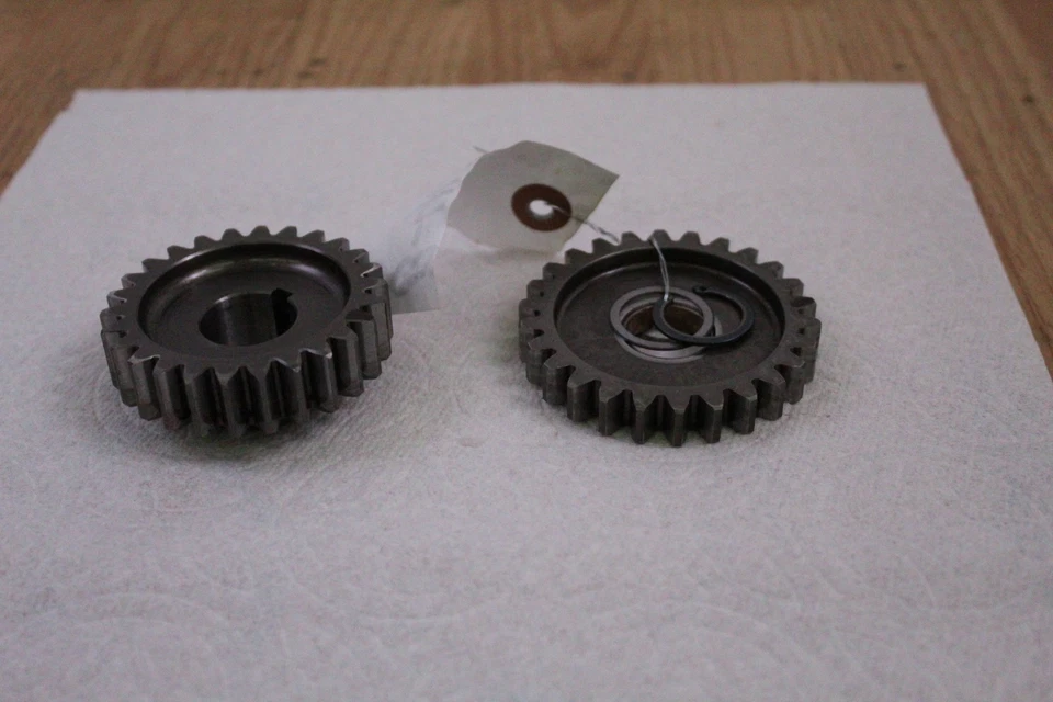 1986 Kawasaki KX500 Clutch side gears - Image 1 of 4