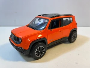 2017 Jeep Renegade in 1/24 Scale Diecast by Maisto - Picture 1 of 10